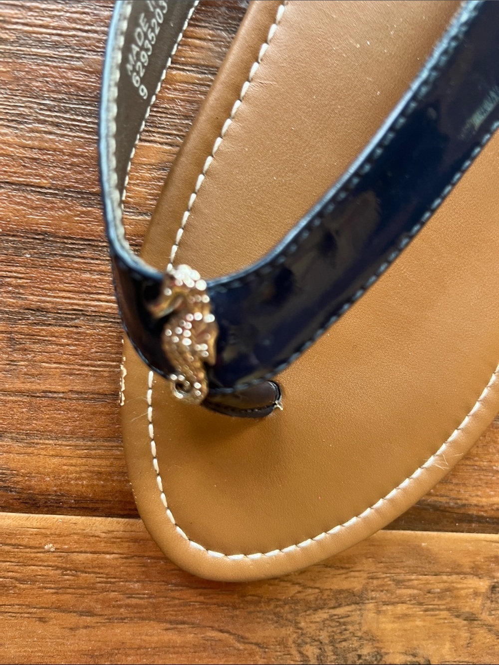 Talbots Navy Patent Thong Sandals with Tan Footbed - Picture 2 of 8